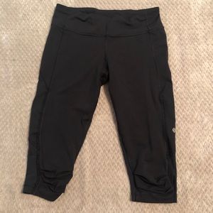 LuluLemon Black Crop Leggings Ruffle Size 8